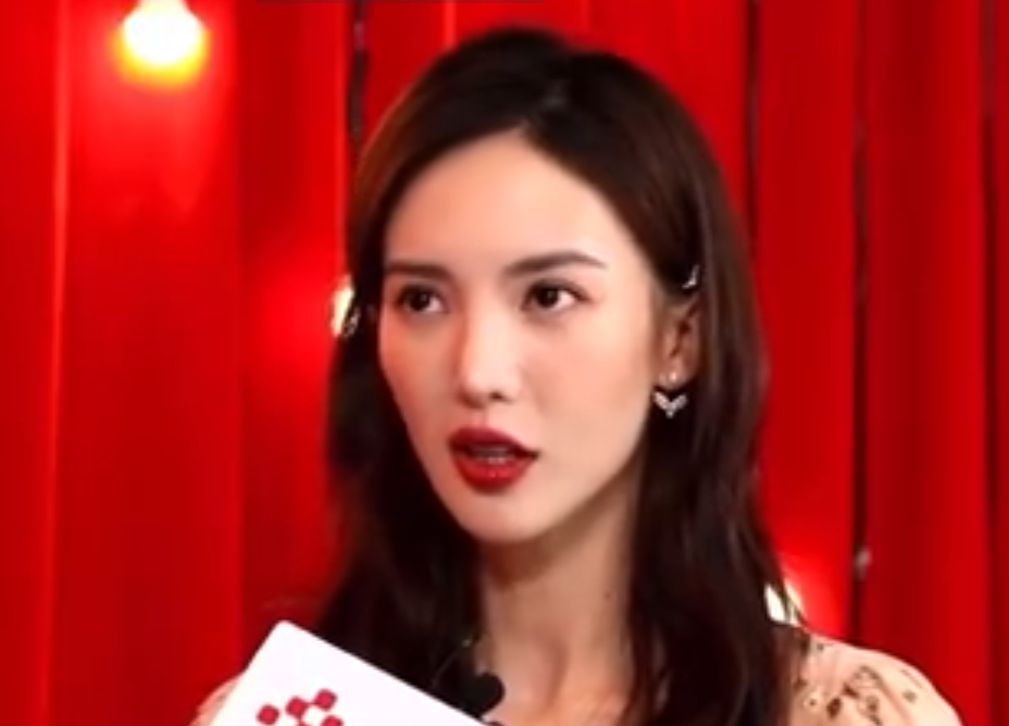 金晨接受采访照